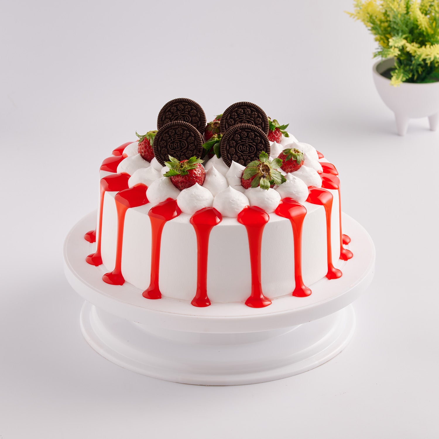 Strawberry Oreo Cake